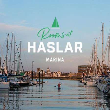 Rooms At Haslar Marina Gosport Bagian luar foto