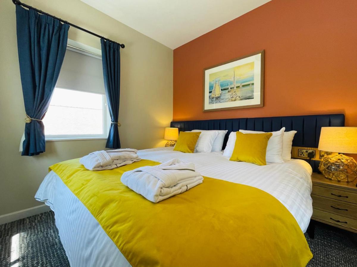 Rooms At Haslar Marina Gosport Bagian luar foto