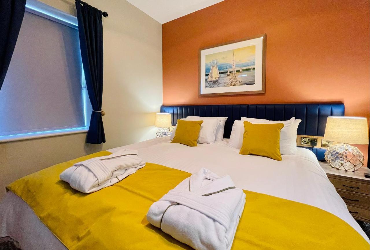 Rooms At Haslar Marina Gosport Bagian luar foto
