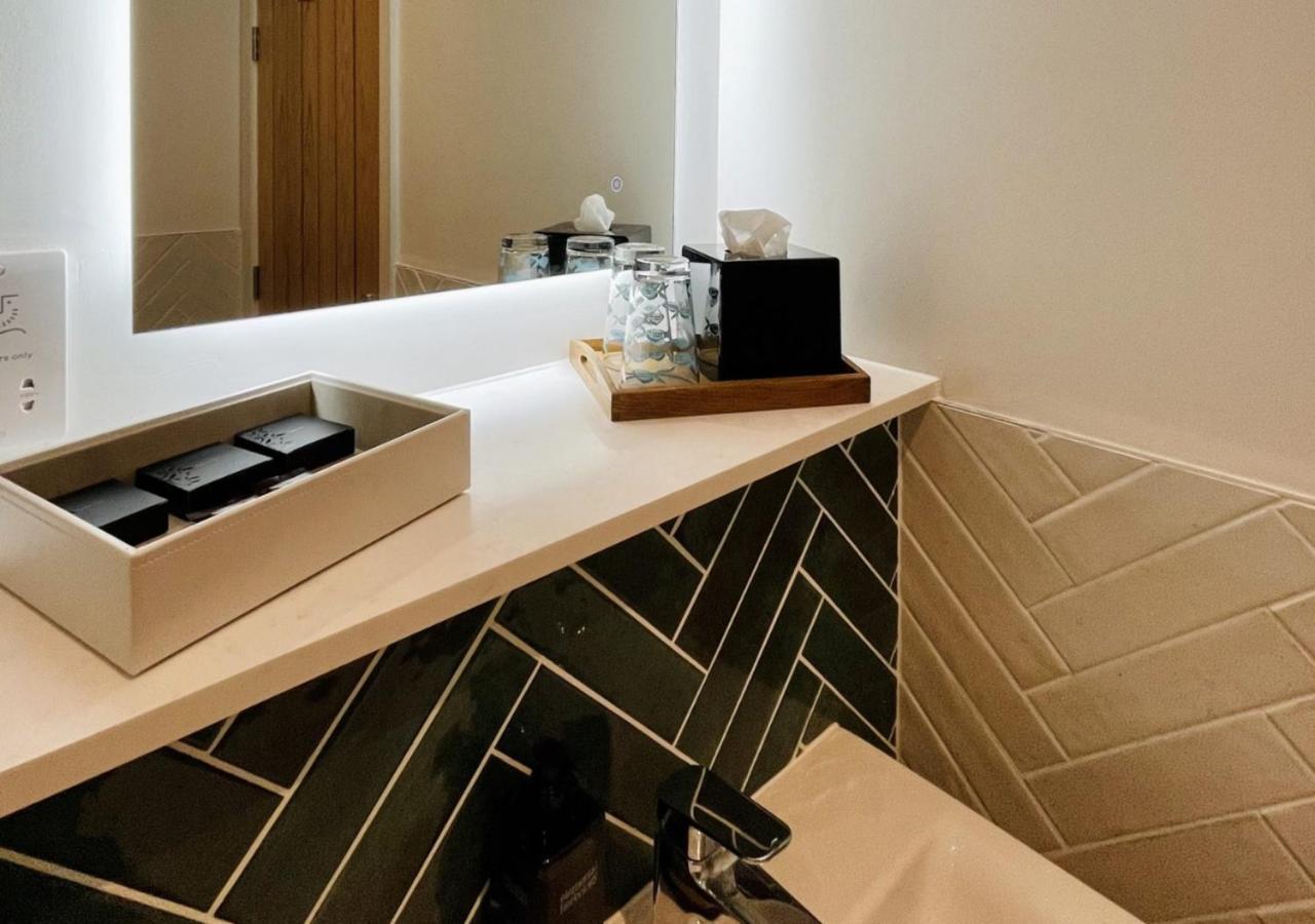 Rooms At Haslar Marina Gosport Bagian luar foto