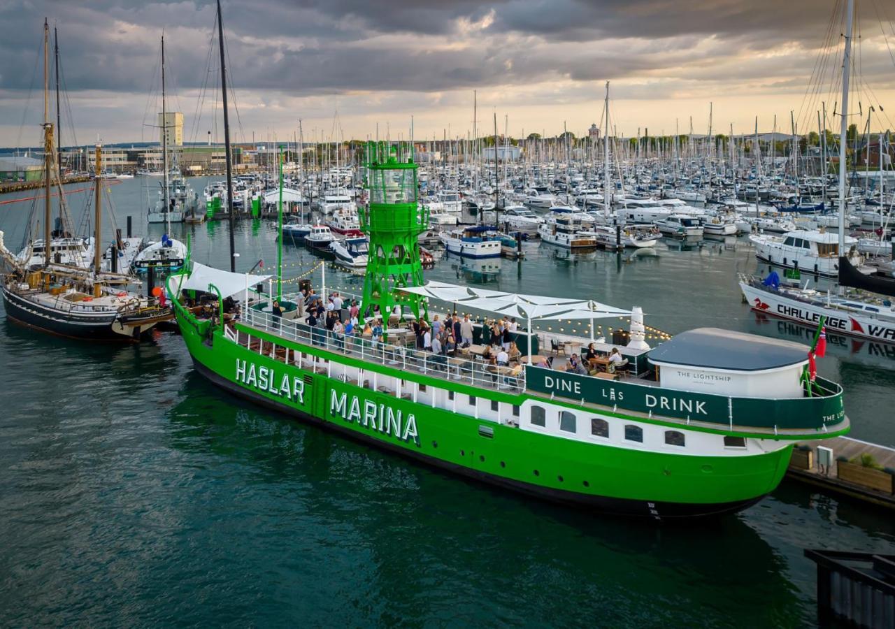 Rooms At Haslar Marina Gosport Bagian luar foto