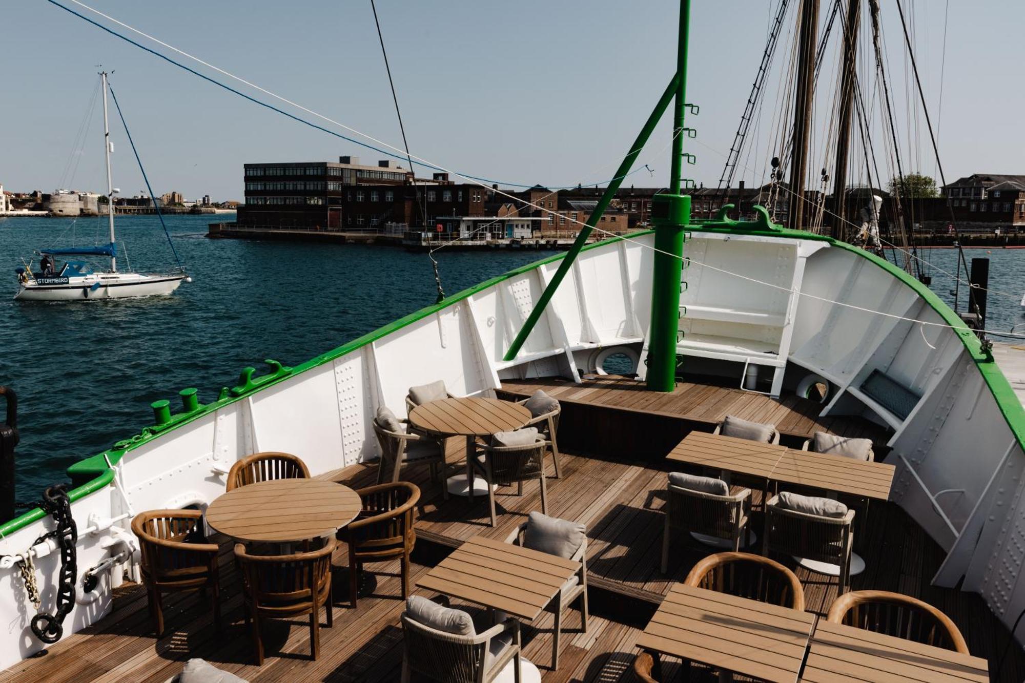 Rooms At Haslar Marina Gosport Bagian luar foto