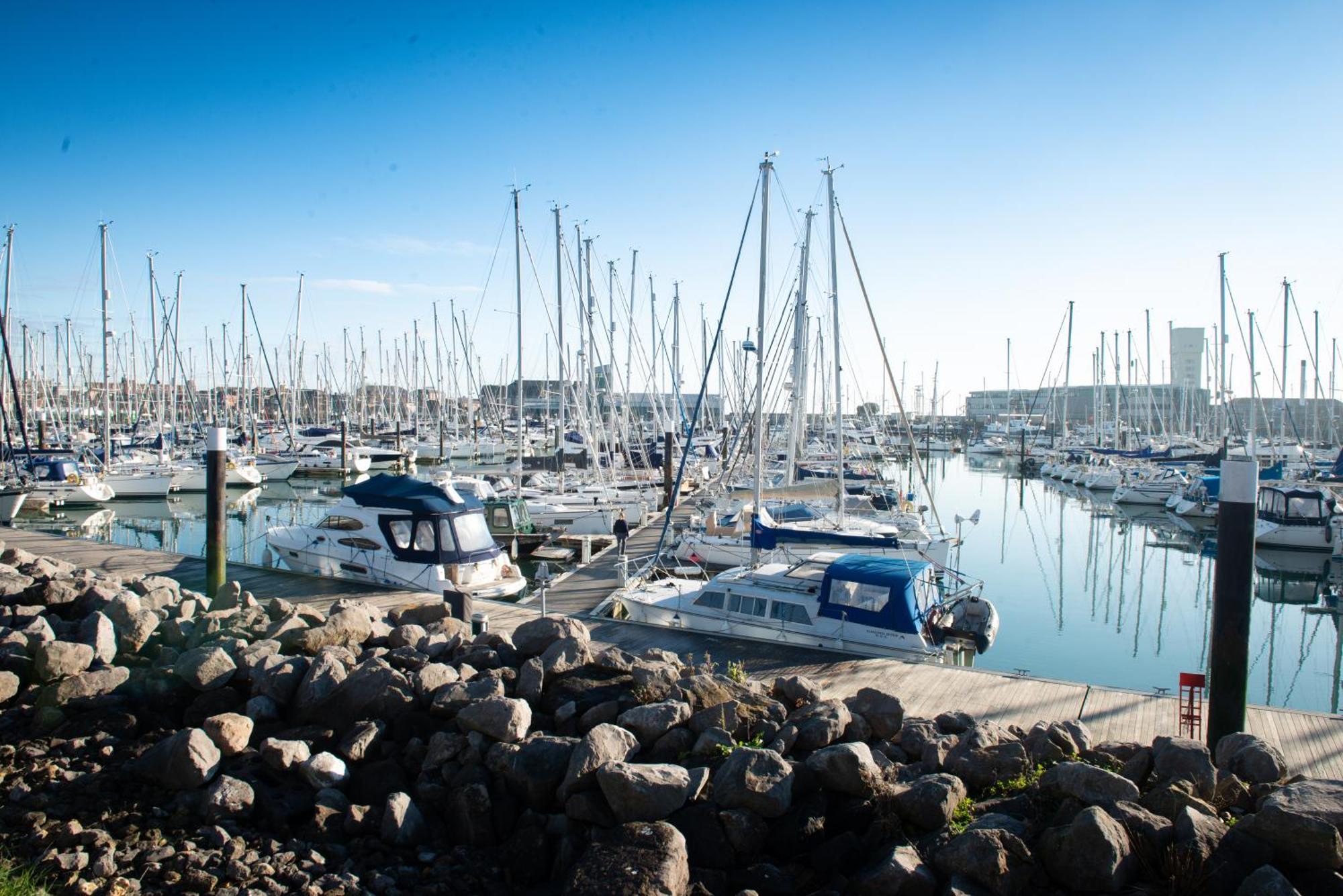Rooms At Haslar Marina Gosport Bagian luar foto